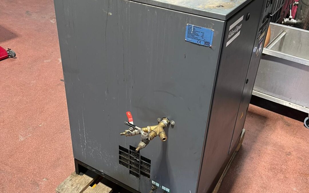 1x Atlas Druckluft – Kompressor gebraucht, Typ: AM 641, 15 KW, Bj. 1999, 41,5 ltr./sec