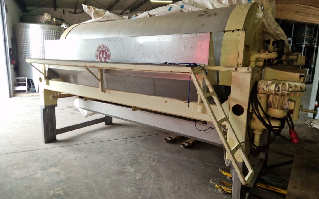 1x Tankpresse Willmes UP 3000, Bj. 1995, Presstuch neu, incl. Kompressor